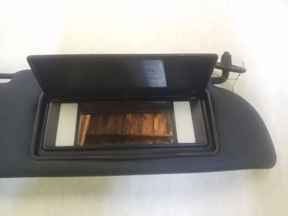 Parasol azul pasajero con espejo | 86 87 88 89 90 91 Mercedes Benz 560SEL Foto 2 de 4