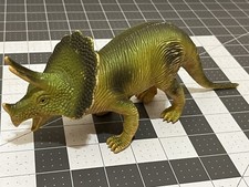 Vintage 1998 3x8" TRICERATOPS Plastic Toy Figure Dinosaur Green Made InChina PVC