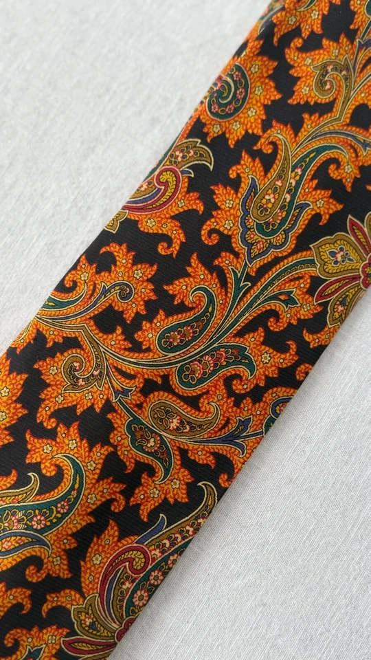 Gravata masculina de seda Richel preta e laranja estampa paisley vívida Espanha - Imagem 2 de 4