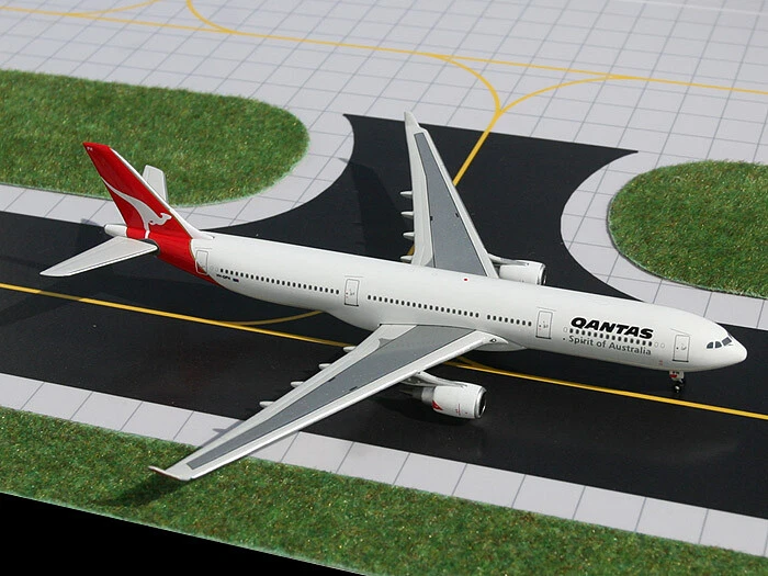 Preços baixos em GeminiJets A330 1:400 Aeronaves e espaçonaves de