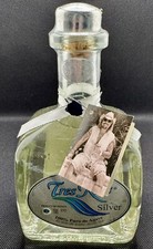 Botella de Tequila Tres Ríos Vince Neil + Caja