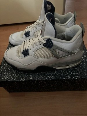 Jordan 4 Midnight Blue