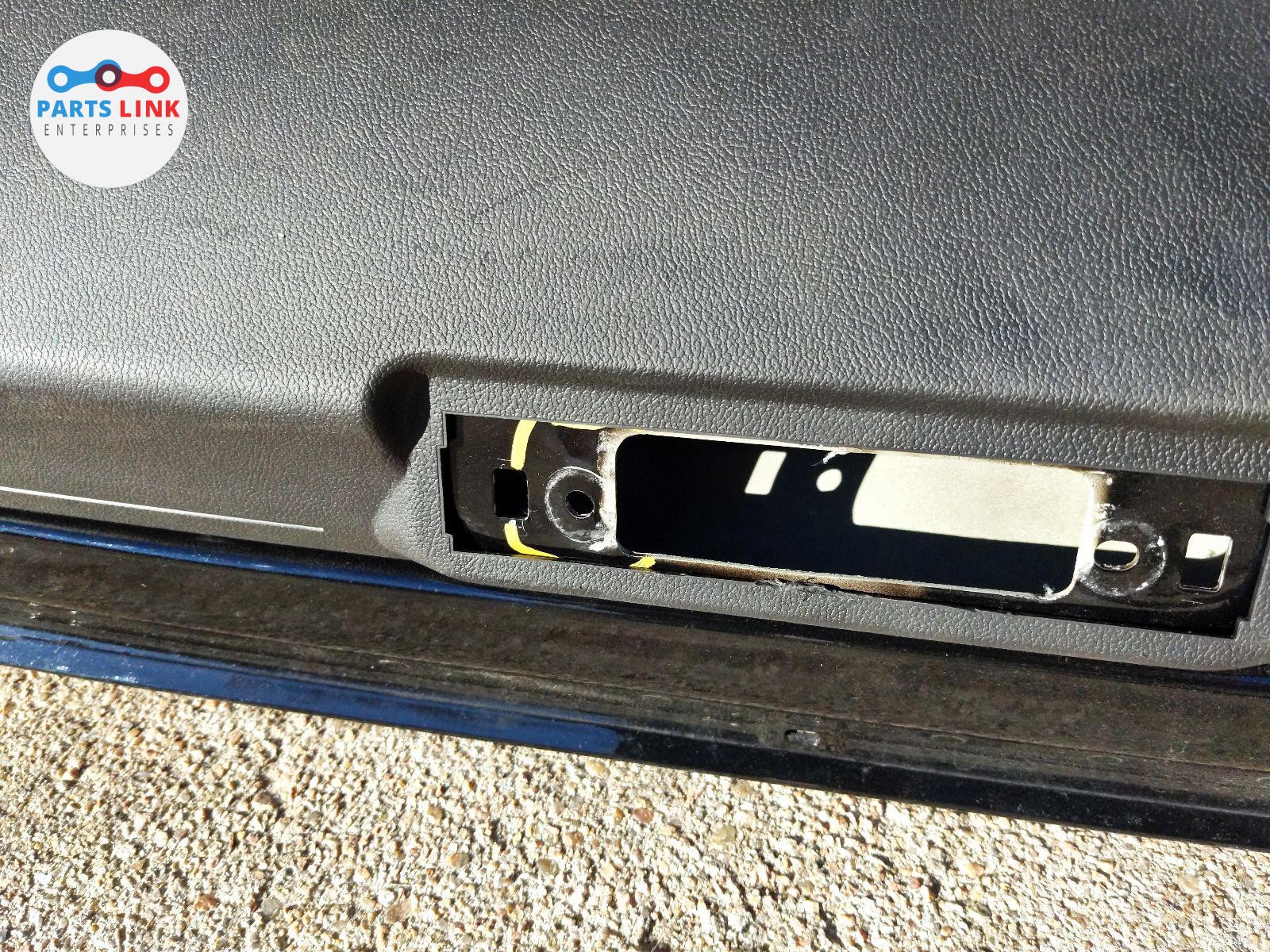 2017-20 MASERATI LEVANTE REAR LIFT GATE HATCH LID DECK SHELL GLASS TRIM 820 M161