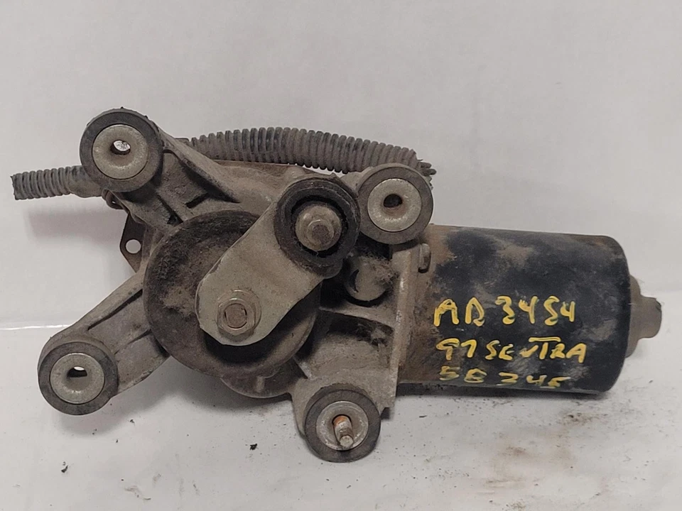 Motor limpiaparabrisas usado se adapta a: Nissan Sentra 1997 4 puertas grado A Foto 2 de 4