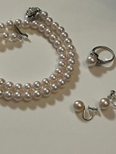 Gorgeous genuine pearl ring, necklace, and earrings set 3 pieces 