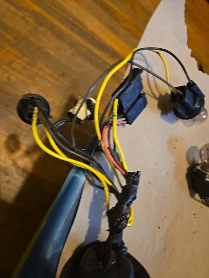 Arnés de luz trasera Oldsmobile Cutlass Supreme Salon 442 1981-88 60 k millas originales Foto 2 de 4