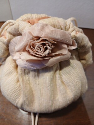 Carol Lahm Sloane , Cloth Beige Purse With Peach Poly Silk Inside And Peach Rose