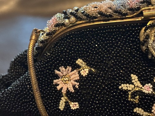 Vintage Chunn Micro Beaded French Purse - Imagen 3 de 14