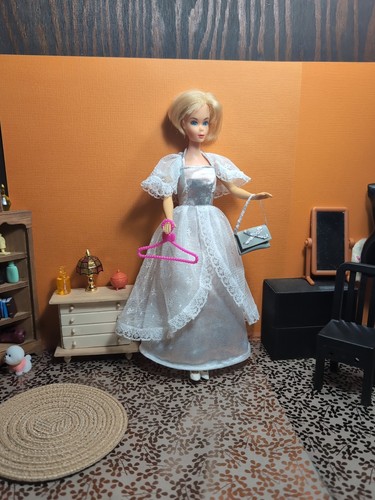 Conjunto clon Barbie vintage - vestido, cartera, zapatos de salón con lazo delantero, percha - Imagen 1 de 20