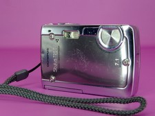 Olympus Stylus 725 SW 7.1MP Digital Camera-Shock  Waterproof-3x Zoom WORKS READ