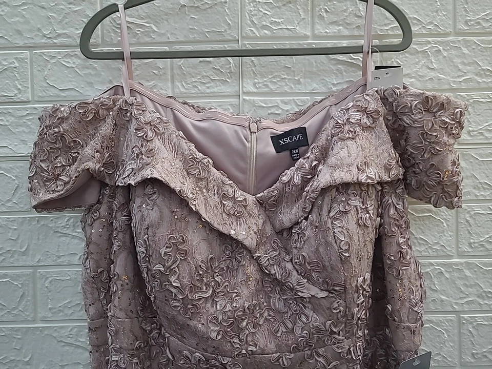 Nuevo Vestido Xscape Bordado Fuera del Hombro Encaje Rosa Polvorienta Talla 22W Foto 2 de 4