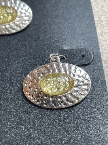 NEW YORK & COMPANY HAMMERED SILVER WITH YELLOW MIDDLE STONE OVAL EARRINGS NEW - Picture 2 of 3