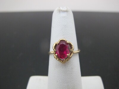MYSTICAL Bright RED Oval Stone 10k Yellow Gold Modernist Ring