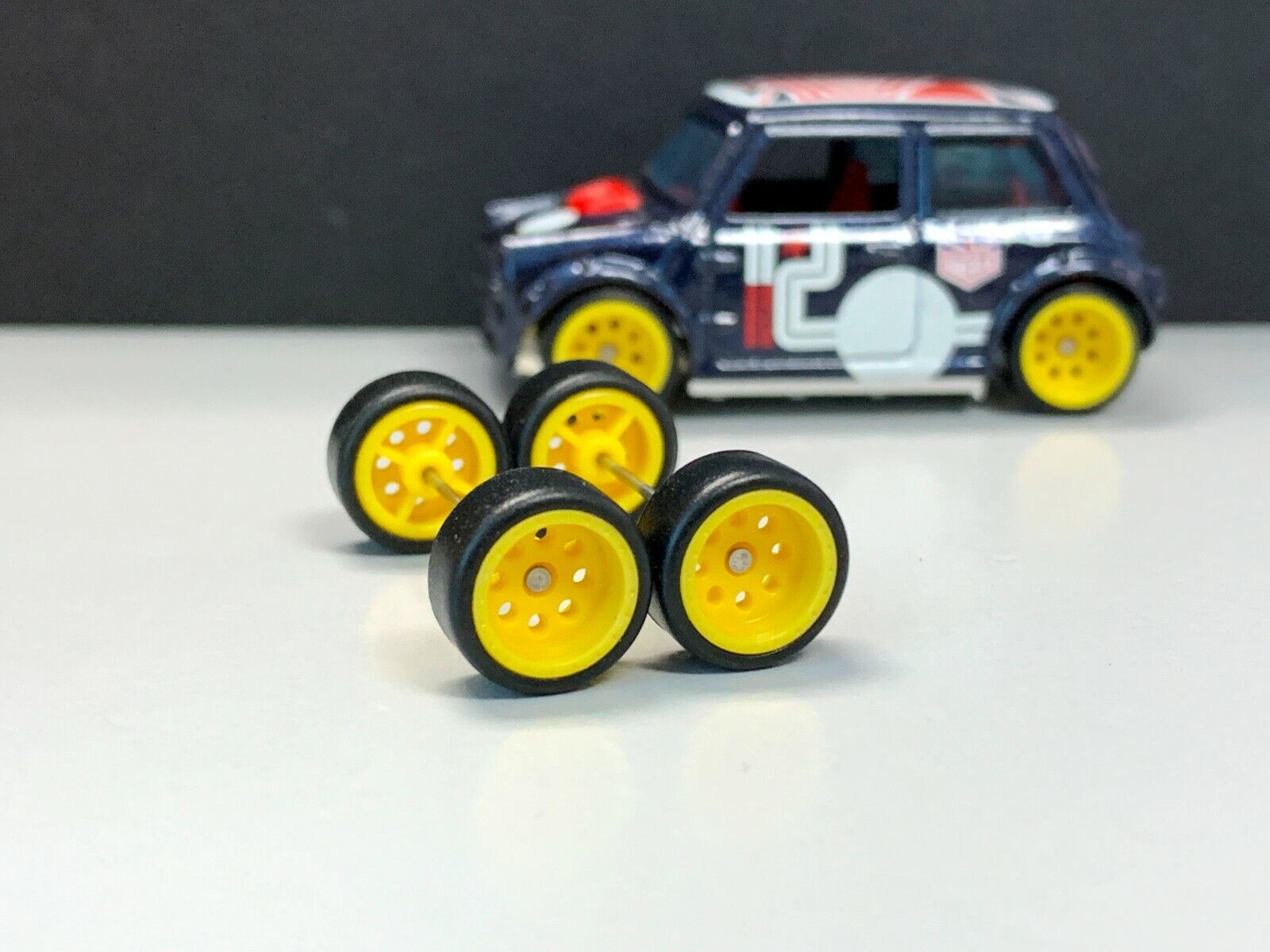 R027 Hotwheels 1 64 Set> RR8 Dot Yellow Rubber Long Selling and selling 10mm axle W Long-awaited