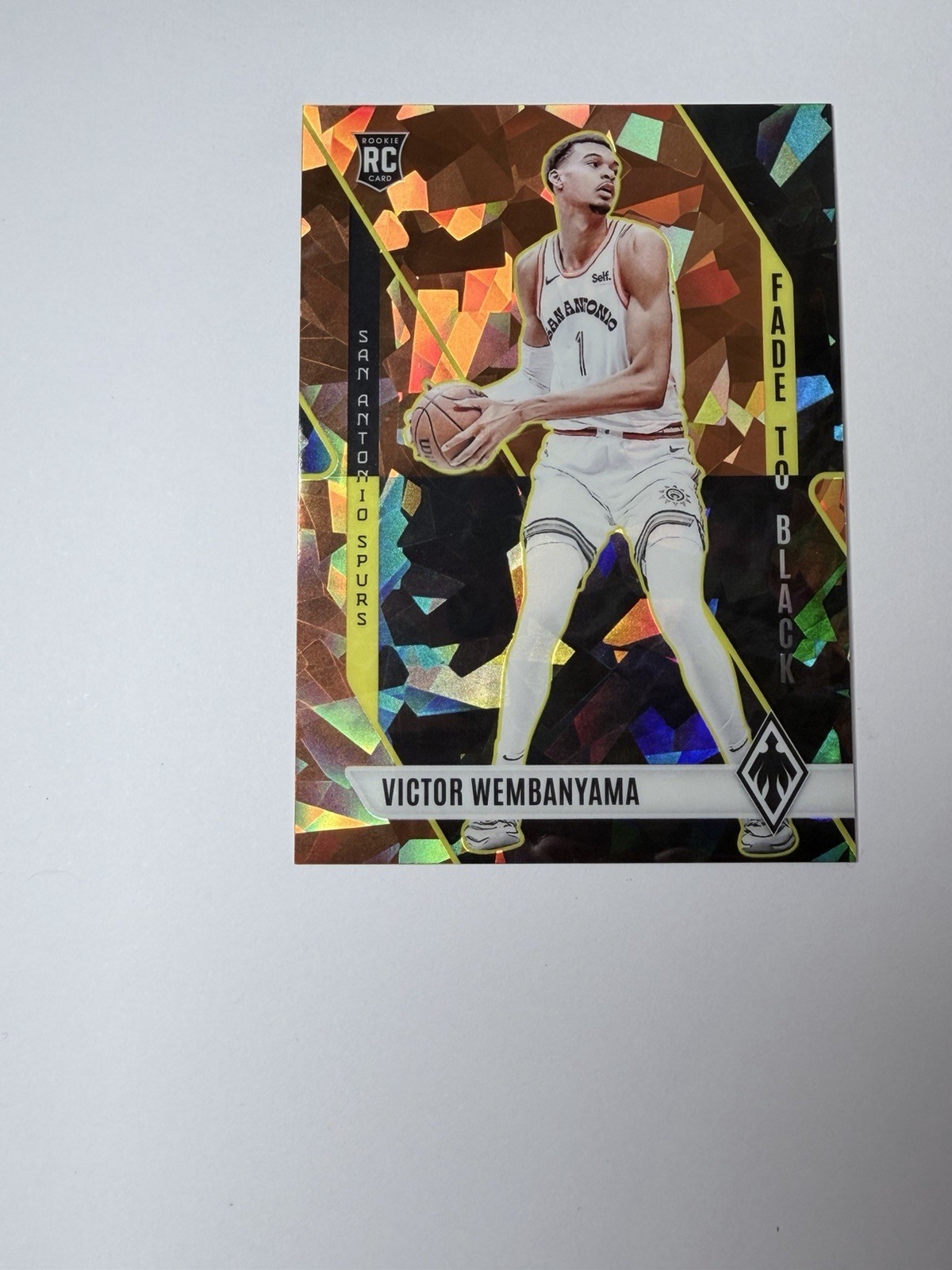 2023-24 Panini Phoenix Fade to Black Orange Ice Victor Wembanyama #11 Spurs /249