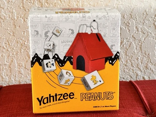 * Yahtzee Peanuts Hasbro USAopoly
