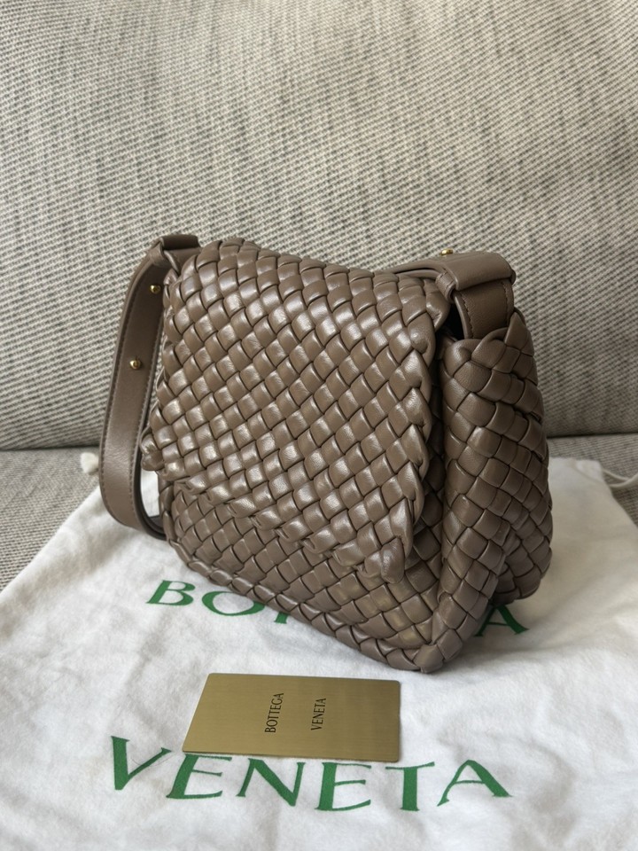 Bottega Veneta Cobble Bag Small In Taupe Grey