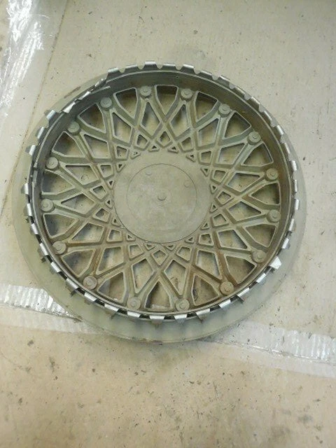 Cubierta de rueda tapacubos 13" negra/roja para Mitsubishi Tredia 1984-1988 Foto 3 de 3