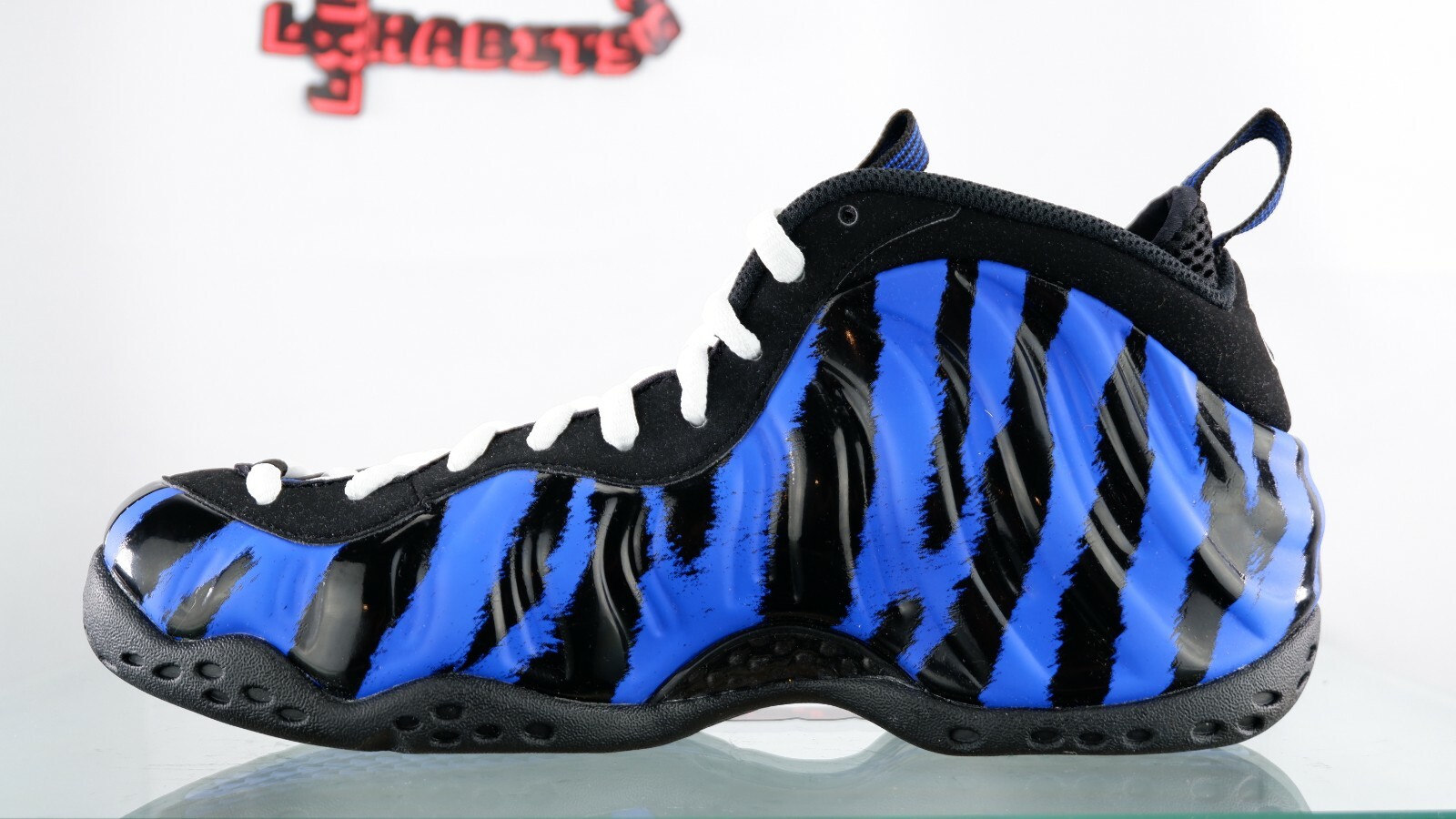 nike foamposite memphis