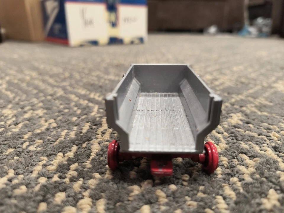 Ertl Farm Classics Flare Box Wagon Vintage Used - Image 4 of 4