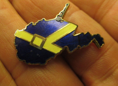Click Wear a Seatbelt Buckle Up Campaign Enamel Lapel Pin