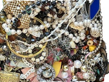 Jewelry 1 LB WEARABLE Bulk Lot Estate Vintage to Modern Costume- LOOK 2683