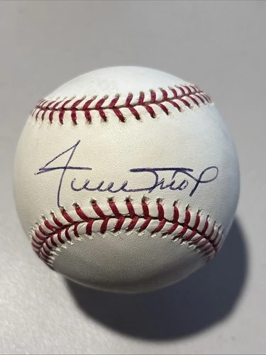 Willie Mays Signed Baseball ROMLB