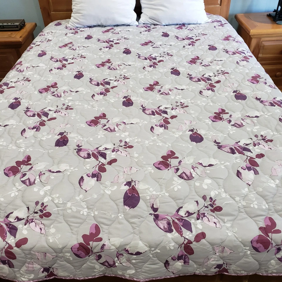 Living Quarters Sophia 被子被子 Queen 88x88 紫色 灰色 花卉 双面 — 第 3/4 张图片