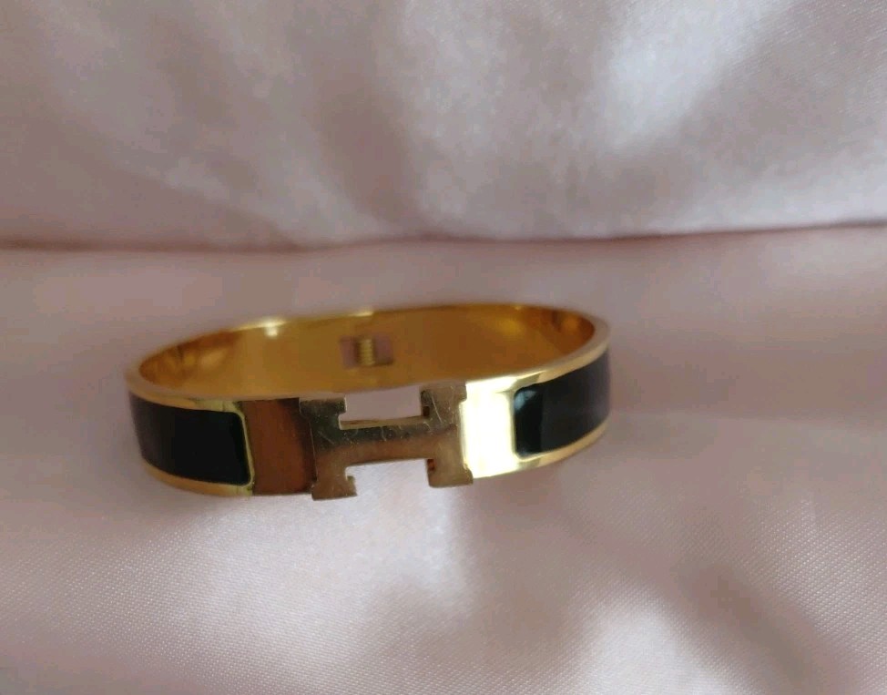 Hermes Clic H Bracelet Bangle Black Enamel Gold Plated PM QCP Stamp Authentic