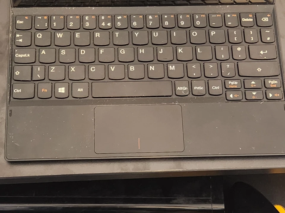 Lenovo Miix 3 1030- Intel Atom - 64GB SSD - 4GB RAM - Damaged - Free P&P - Image 4 of 4