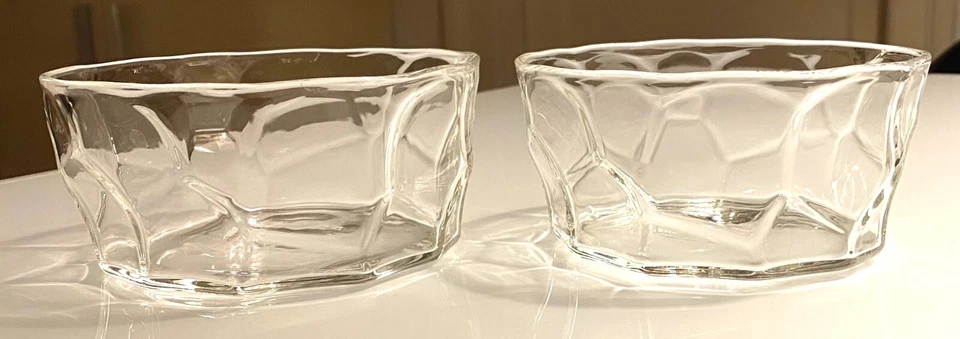 Ciotola IKEA Bastua di Marimekko, vetro trasparente, diametro 13 cm. - Immagine 2 di 3