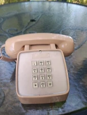 Vintage GTE Automatic Electric Beige Push Button Desk Telephone Model 80