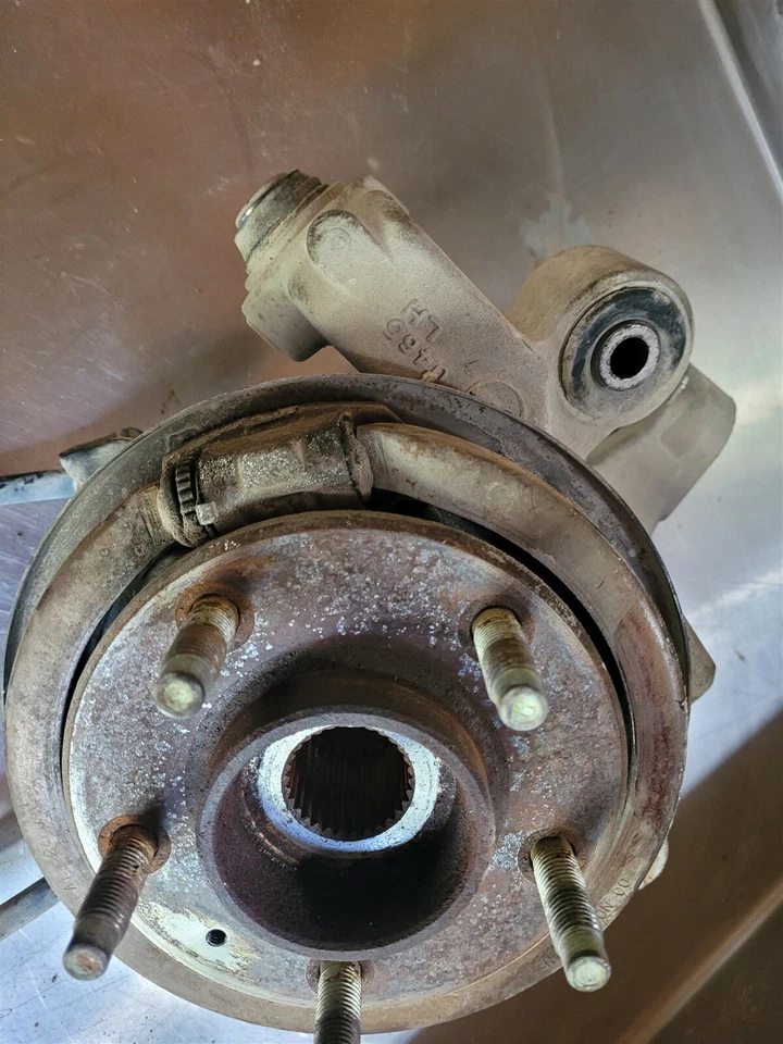 2003-2007 Cadillac CTS Spindle Knuckle Hub Rear Left Driver Side 88951999 oem — 第 3/4 张图片