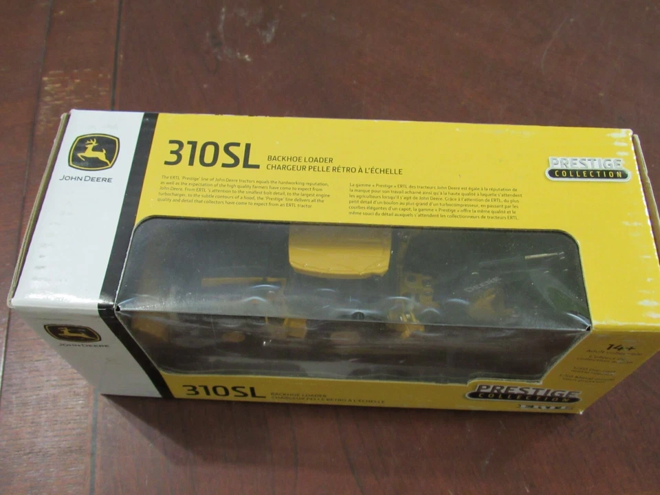 Retroexcavadora TOMY 1/50 PRESTIGE COLLECTION JOHN DEERE 310SL - NUEVA EN CAJA Foto 3 de 4