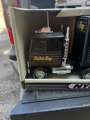 Vintage Nylint Dutch Boy Paints GMC 18 Wheeler Truck Trailer Semi