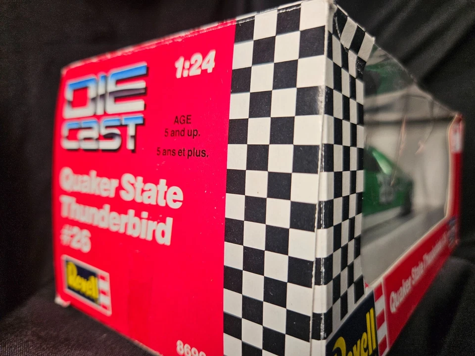Revell Quaker State Thunderbird #26 escala 1:24 Inv. #4287 Foto 3 de 3