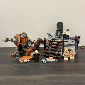 LEGO Star Wars Lot: Geonosian Cannon (9491) & Carbon-Freezing Chamber (75137)
