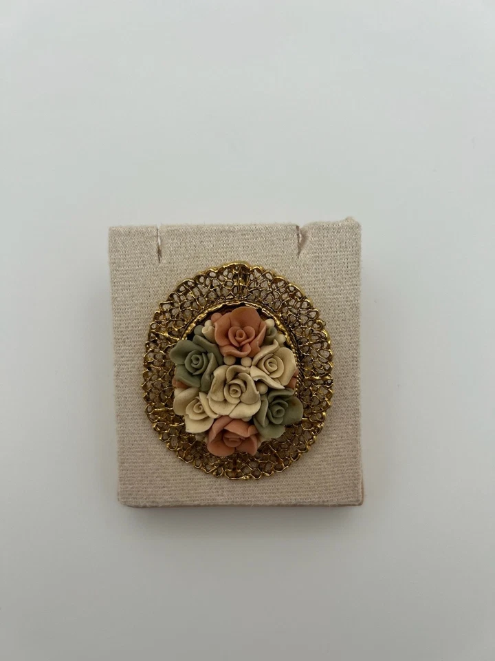 Vintage Porcelain Rose Cameo Brooch – Gold Filigree Oval Floral Pin - Image 2 of 4