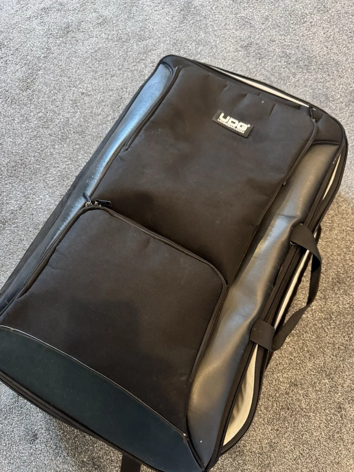 Pioneer DDJ-SX3 Serato DJ Controller with Power Lead and used UDG carry bag - Image 3 of 3