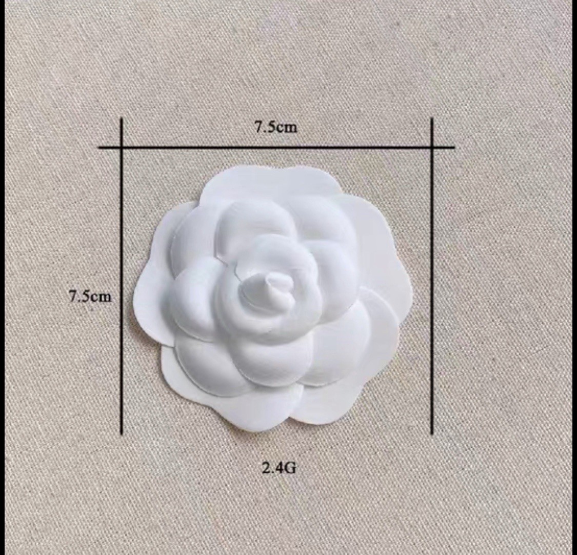 Authentic Chanel white camellia box sticker . Must have for gift wrapping/decor 4 X CHANEL White Camellia Flower Gift Packaging Sticker  main image 4