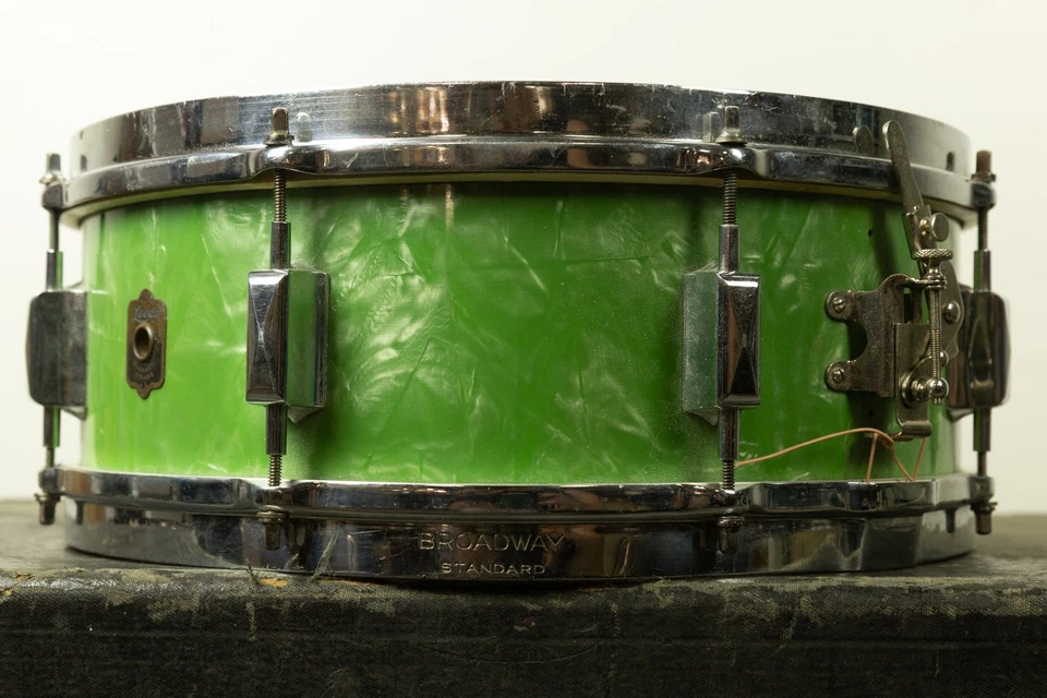 Caja de tambor Leedy 5x14 Broadway estándar de perlas verdes de la década de 1930 Foto 2 de 4