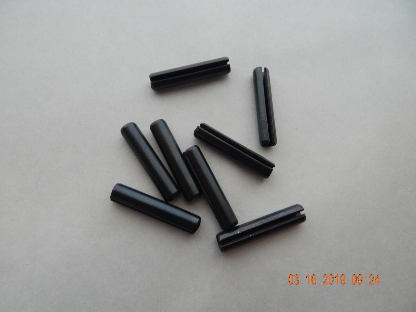 ROLL PIN 1/4 x 1 1/4" CARBON STEEL. 15 PCS. NEW