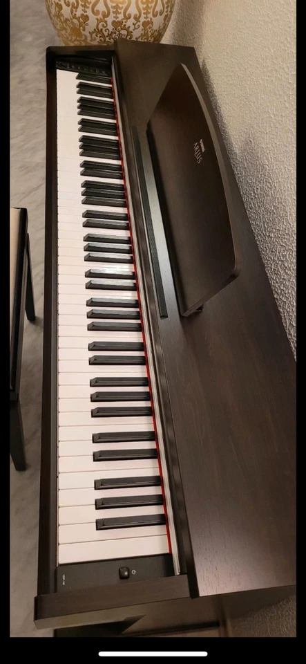klavier yamaha fast wie neu - Bild 2 von 4