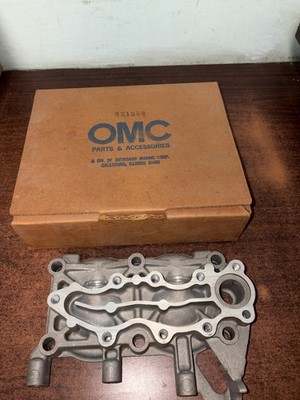 NOS OMC OEM EVINRUDE JOHNSON 321388 CYLINDER HEAD  B473