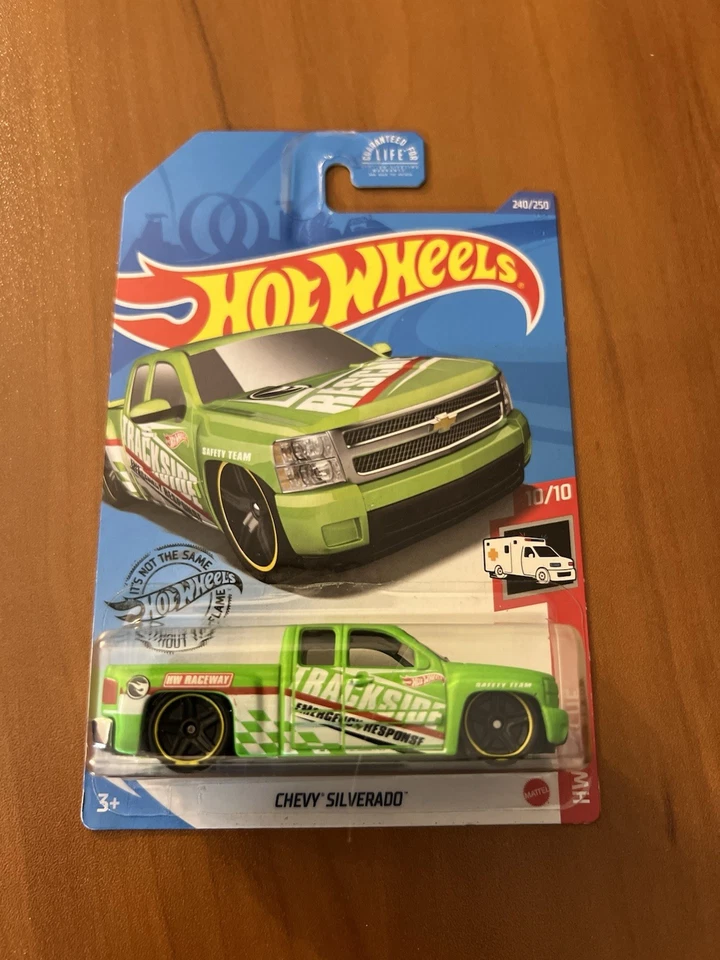Chevy Silverado Hot Wheels Rescue Treasure Hunt Trackside respuesta de emergencia Foto 2 de 4
