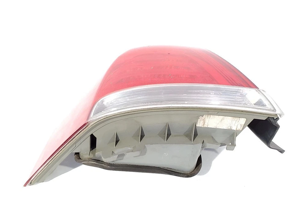 Lanterna traseira esquerda 2011 2012 2013 2014 2015 2016 2017 Chevrolet Caprice fabricante de equipamento original - Imagem 2 de 4