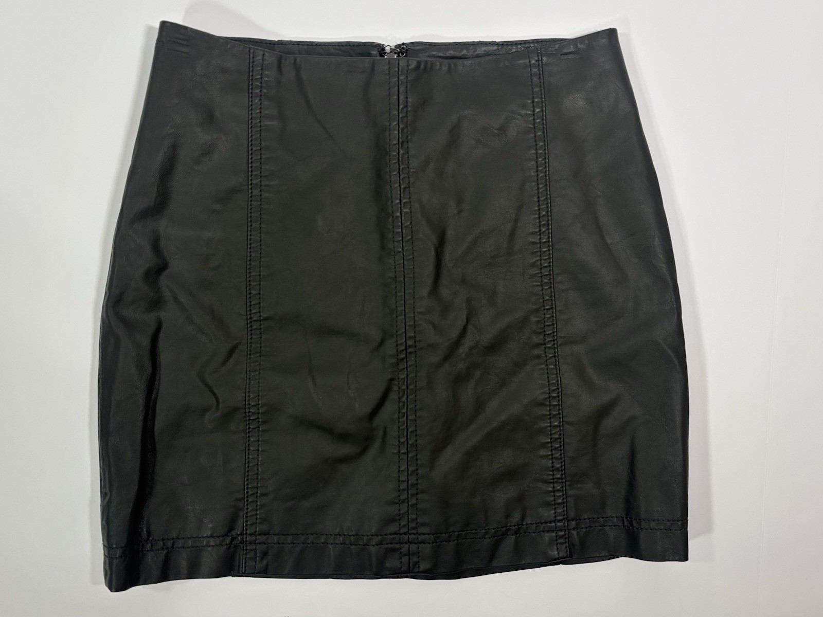 Free People Women's Modern Femme Vegan Faux Leather Mini Black Skirt Size 4