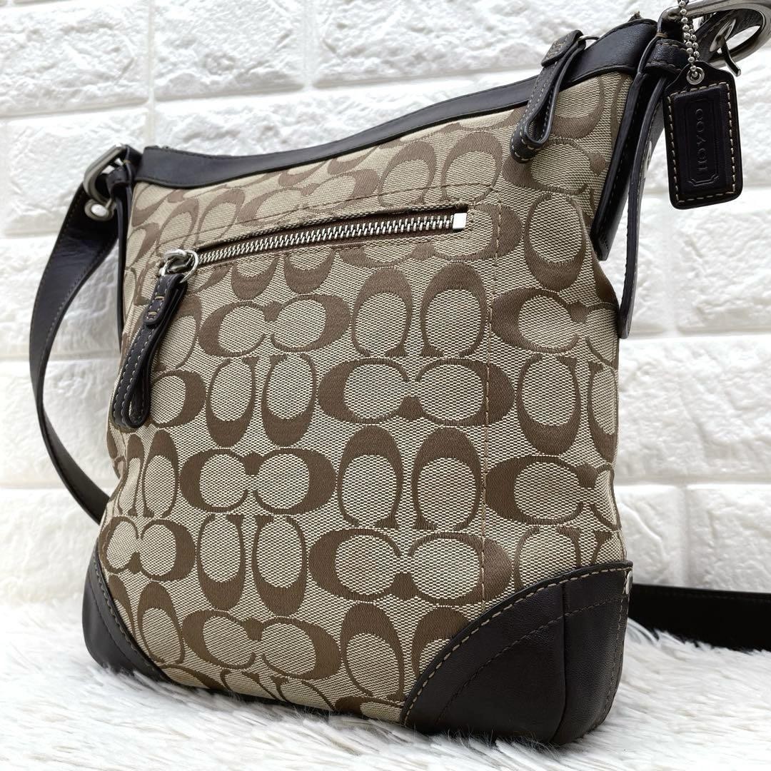 Coach Signature Brown Canvas Shoulder Bag Authentic G04192876