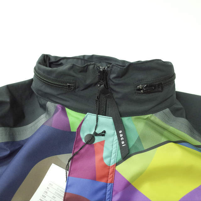 sacai x KAWS 21AW Japan Print Hooded Blouson 21-02563M 2 sacai x KAWS 21AW Japan Print Hooded Blouson 21-02563M 2