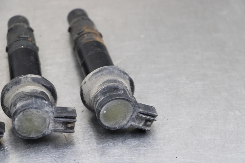 02-03 YAMAHA YZF R1 BOBINAS DE ENCENDIDO BOBINA BUJÍA TAPAS 5PW-82310-00-00 Foto 2 de 4